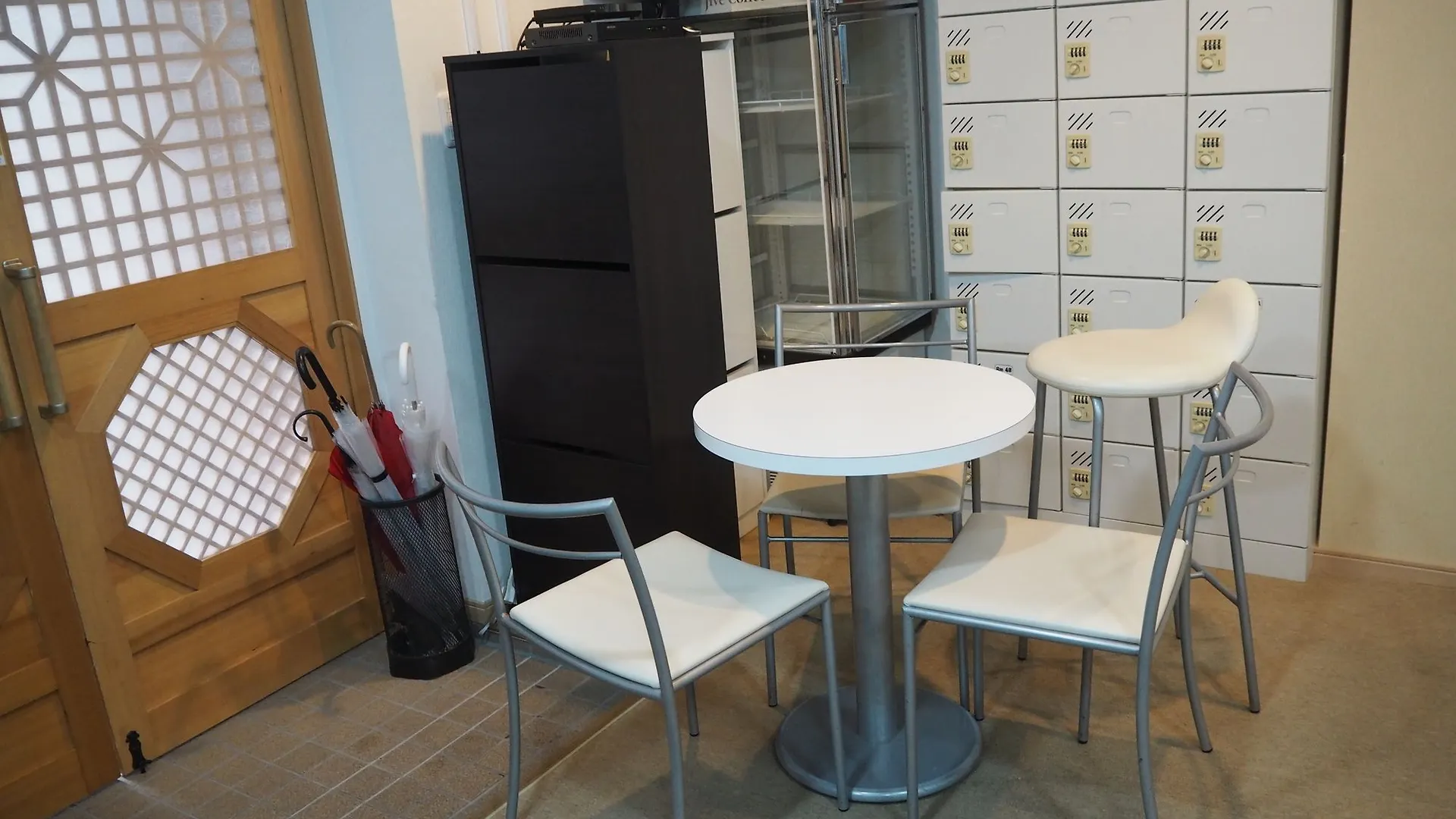 Holiday View Inn - Hostel طوكيو اليابان